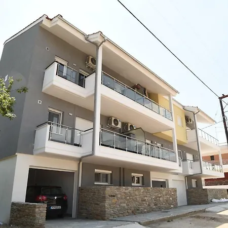 Holiday home Melia Luxury With Pool Nea Iraklitsa