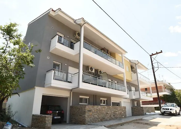 Holiday home Melia Luxury With Pool Nea Iraklitsa