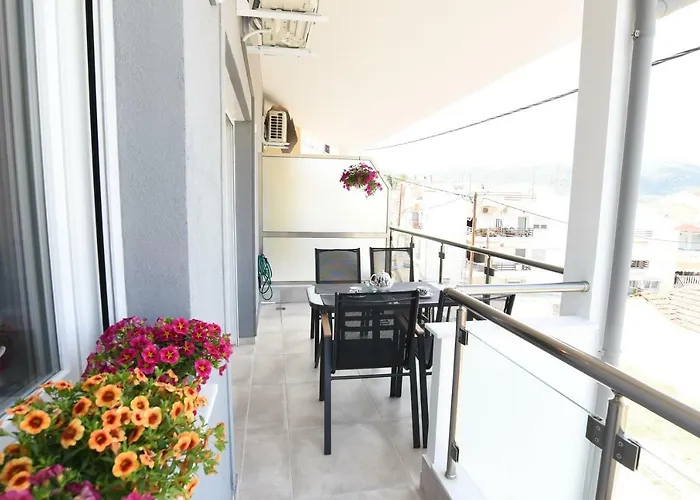 Holiday home Melia Luxury With Pool Nea Iraklitsa