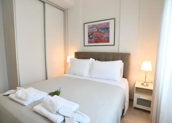 Holiday home Melia Luxury With Pool Nea Iraklitsa